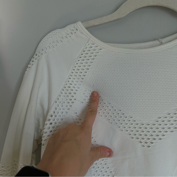 🩷ATHLETA DOUBLE LINED LONG SLEEVE BURPEE LASER CUT ATHLETIC WORKOUT SIZE MEDIUM - Picture 5 of 10